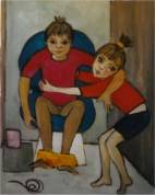 Deux petites filles au "petit coin". L'une tient l'autre pour qu'elle ne tombe pas dans le trou.