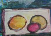 Une facture expressionniste pour ce qui pourrait ressembler à une nature morte basique : trois fruits sur une nappe blanche. Acrylique sur papier.